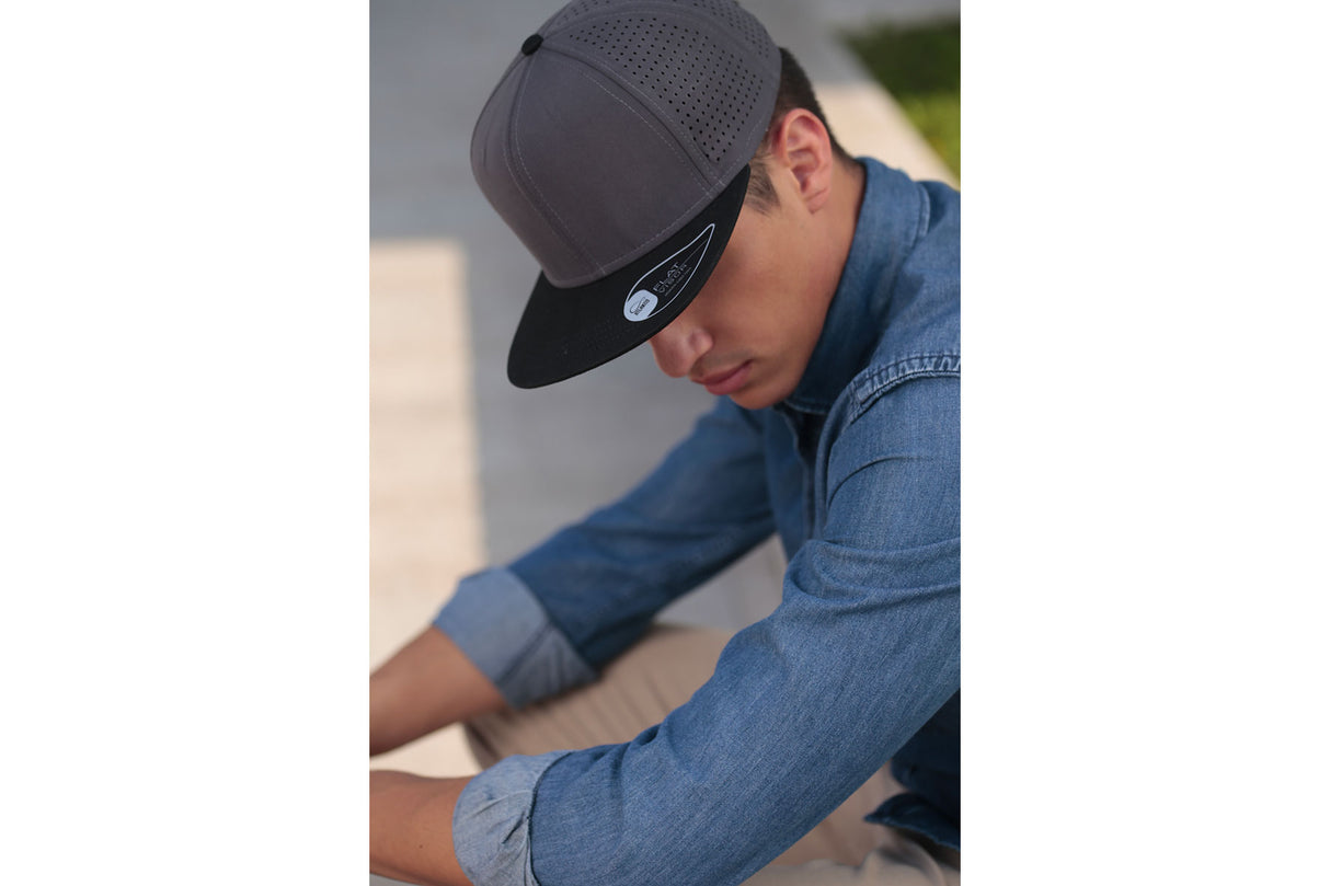 Atlantis Bank suoralippainen lippis logolla