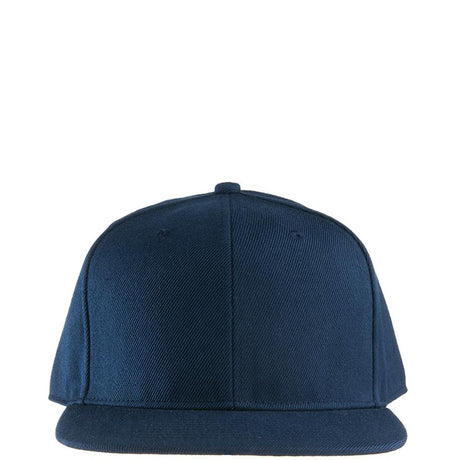 Clay-lippalakki logolla