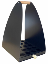 Suomalainen puunkantoteline roskienkeruulaatikolla