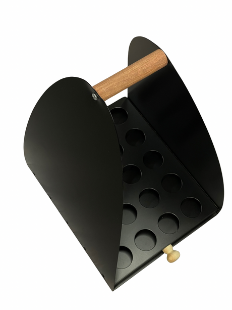 Suomalainen puunkantoteline roskienkeruulaatikolla